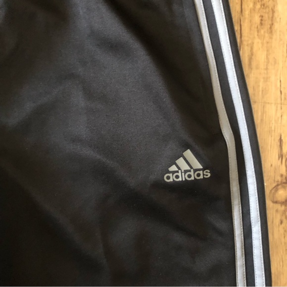 Adidas tracksuit Large - Picture 5 of 6